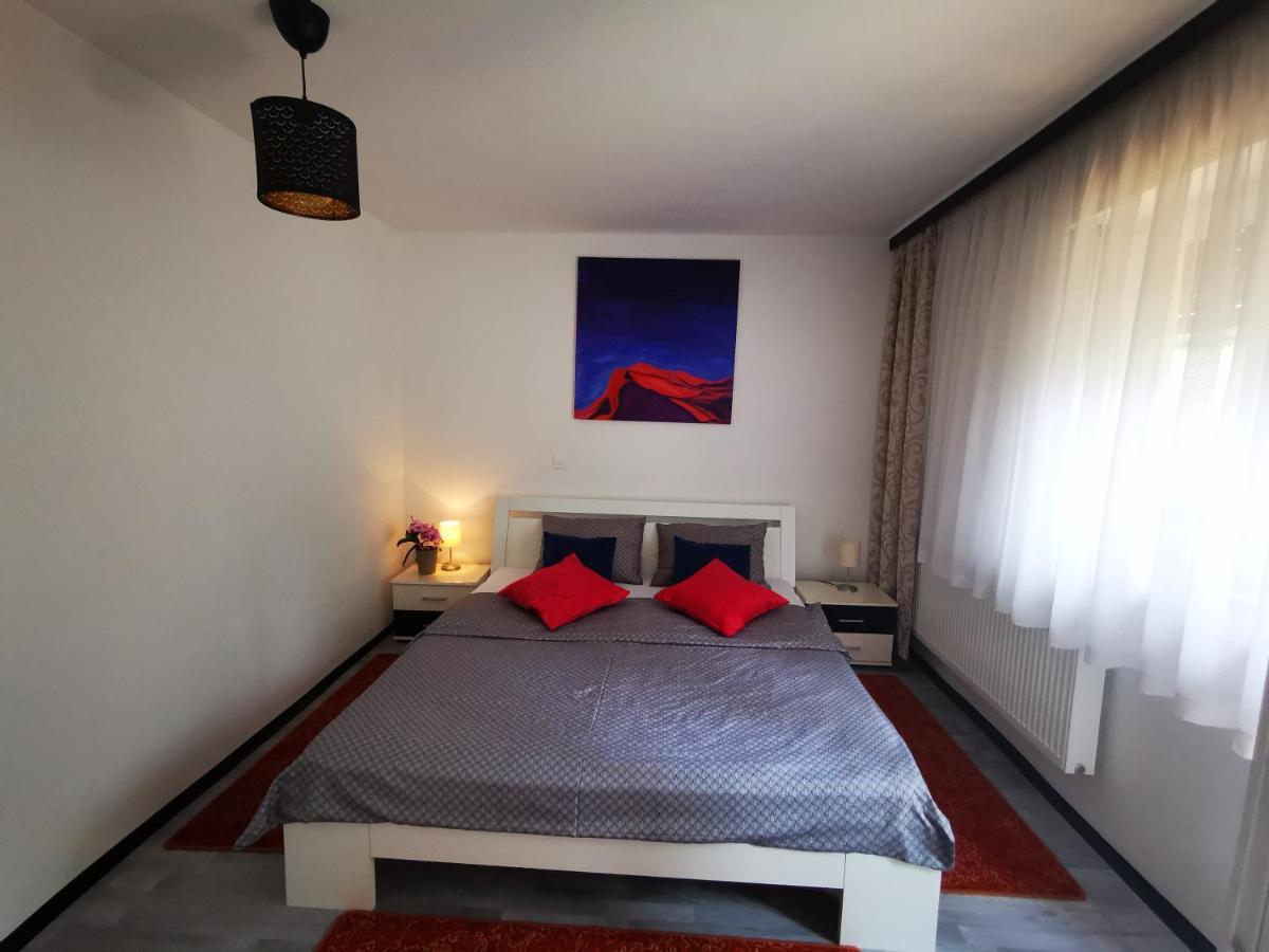 Apartament Rose 8 *